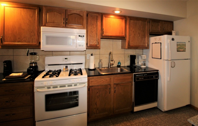 25 Park Ave, Oneonta, New York 13820, 2 Bedrooms Bedrooms, ,1 BathroomBathrooms,2-Bedroom,9 Month Lease,25 Park Ave,1012